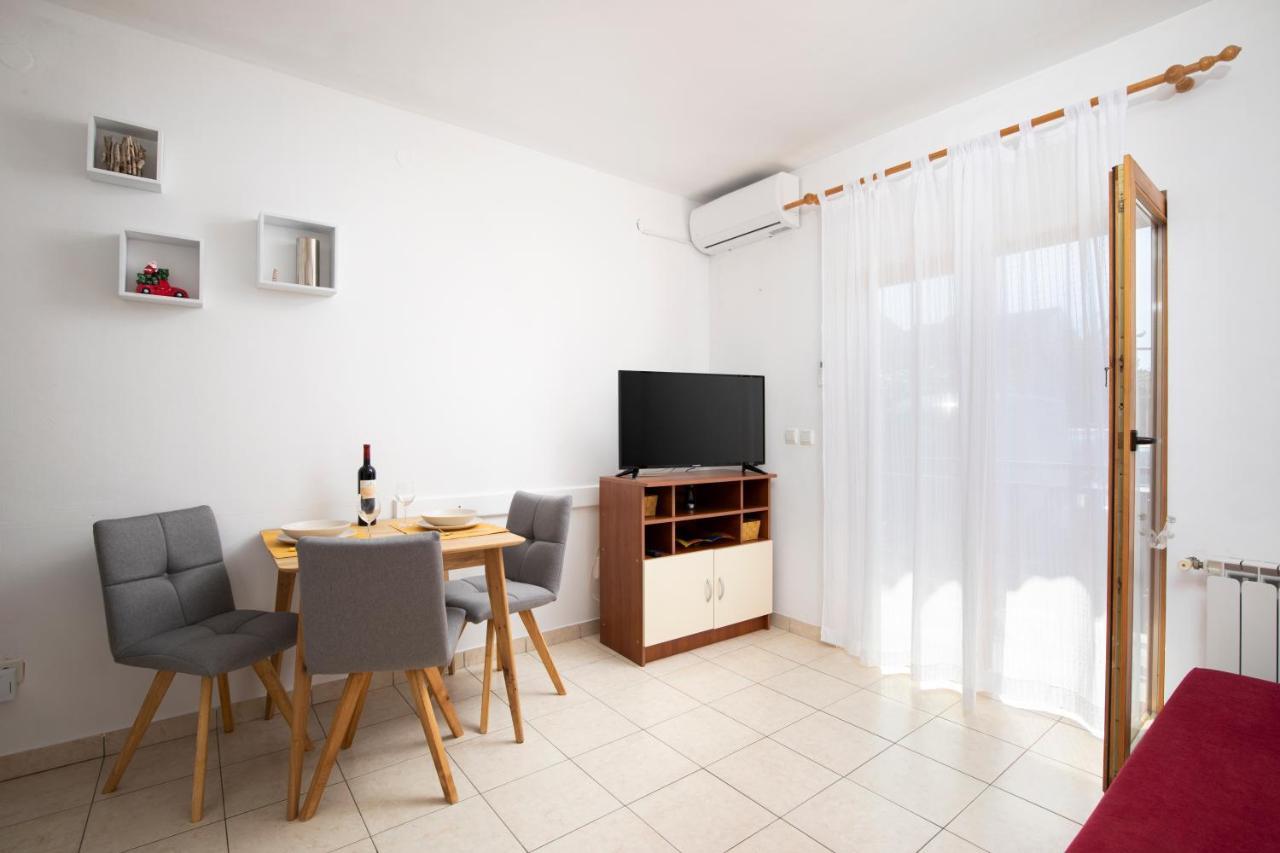 Sunny Apartment Valbandon 法扎纳 外观 照片
