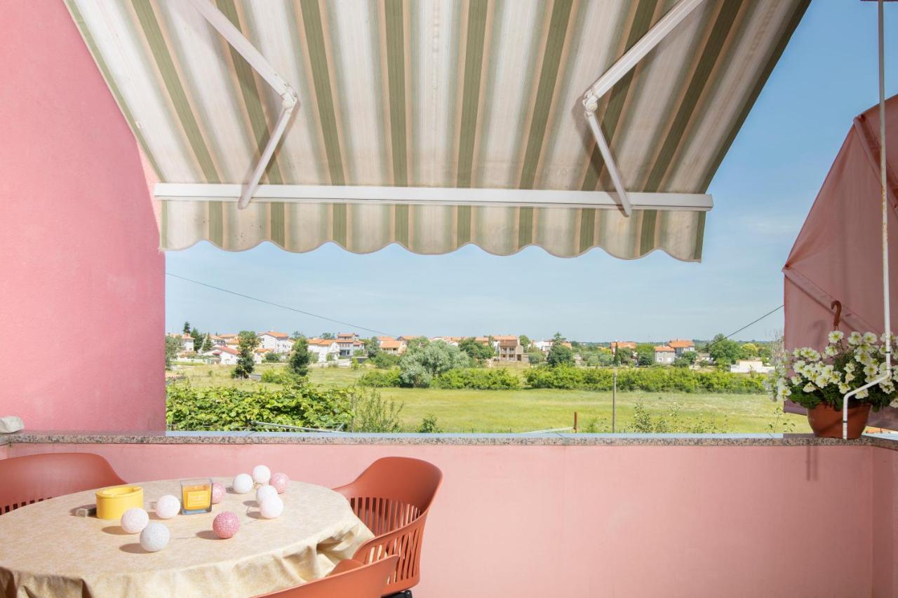 Sunny Apartment Valbandon 法扎纳 外观 照片