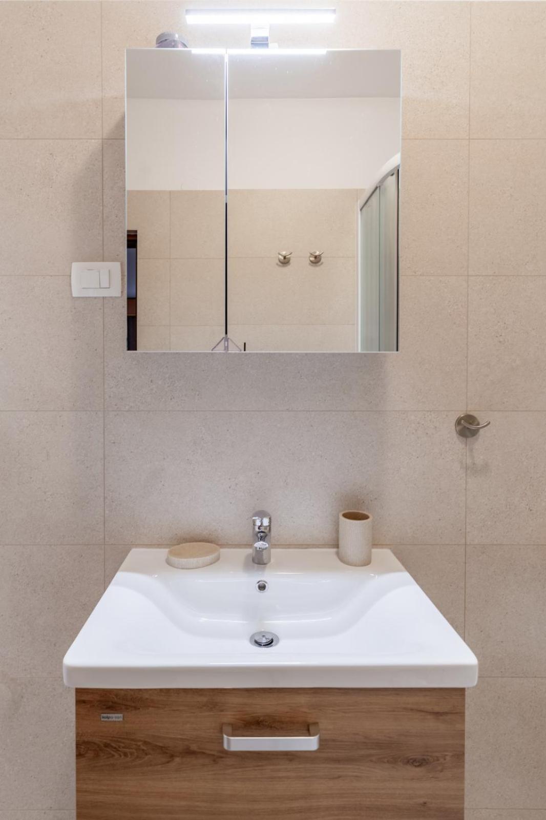 Sunny Apartment Valbandon 法扎纳 客房 照片