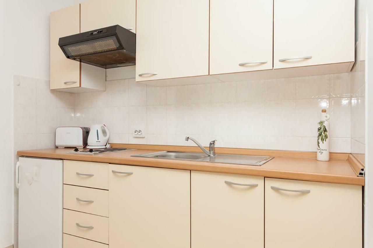 Sunny Apartment Valbandon 法扎纳 外观 照片